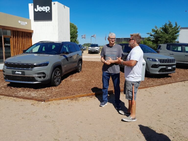 EL INTENDENTE MUNICIPAL VISITÓ EL PREDIO DE “SUMMER CAR SHOW”