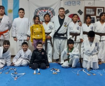 ORGULLO GESELINO: CHICOS Y CHICAS DEL GRAN TANG SOO DO