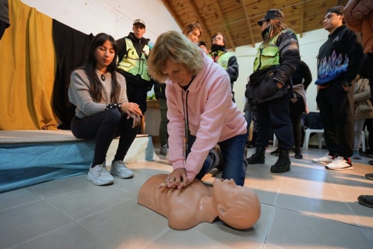 Se realizó un nuevo curso de RCP básico y primeros auxilios