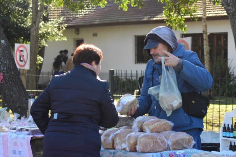 La feria popular de productores Geselinos tuvo su última edición