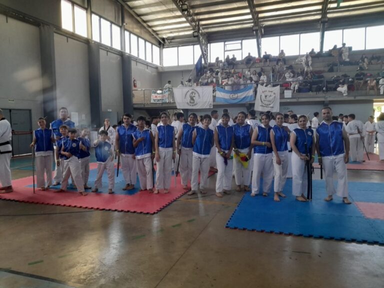 EL TANG SOO DO GESELINO COMPITIÓ EN MAR DE AJÓ Y EN GARÍN