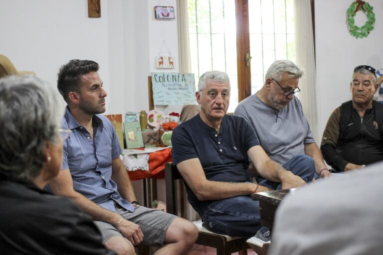 «NOSOTROS LES VAMOS A GARANTIZAR LOS MEDICAMENTOS QUE LES QUITÓ MILEI»
