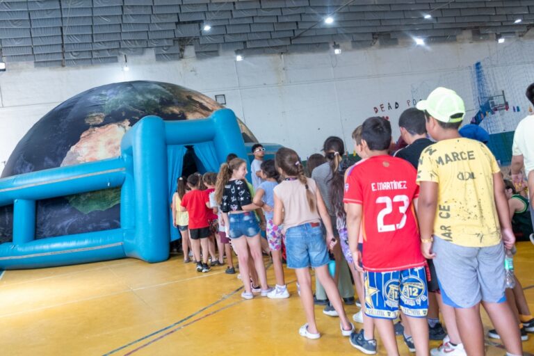 EL PLANETARIO MÓVIL PASÓ POR VILLA GESELL