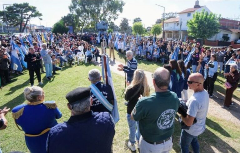 Villa Gesell homenajeó a los héroes de la Guerra en Malvinas