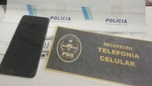 Allanaron una vivienda y recuperaron un celular robado