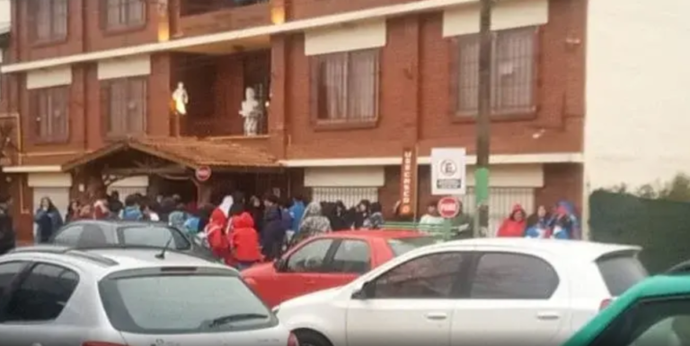 La APDH Regional pidió informes por el detector de metales instalado en el colegio San Martín
