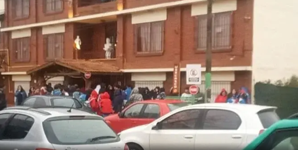 La APDH Regional pidió informes por el detector de metales instalado en el colegio San Martín