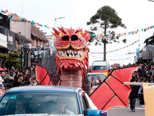Noticias | El desfile de instituciones otorgó algo de brillo a la fría tarde de domingo geselino |
